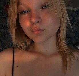 Аня
